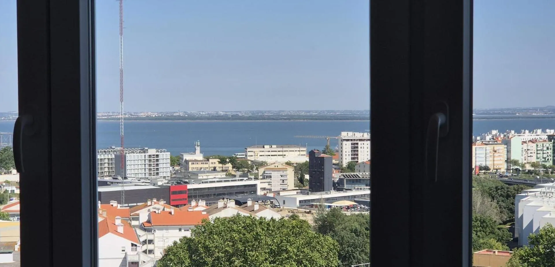 Апартаменты Vistas Sobre O Rio Tejo Лиссабон Португалия